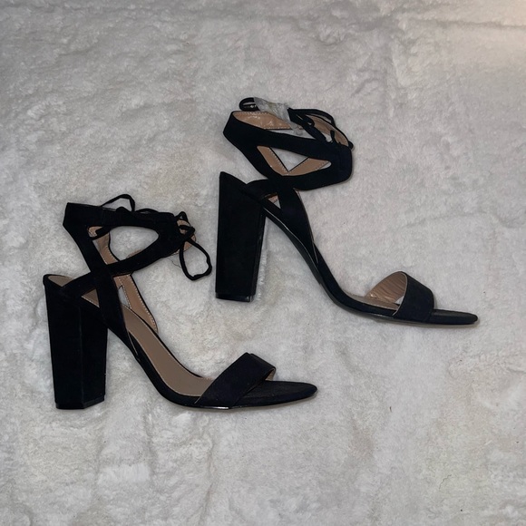 Charlotte Russe Jennie-02 - Picture 1 of 4